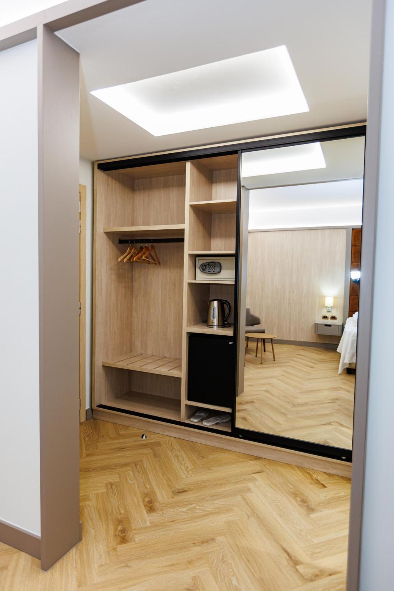 Hotel Fieri Eksteriør bilde