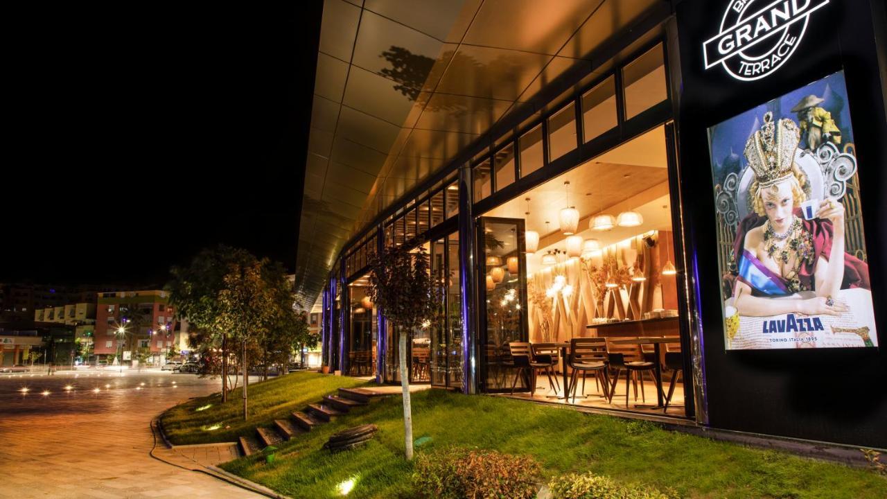 Hotel Fieri Eksteriør bilde