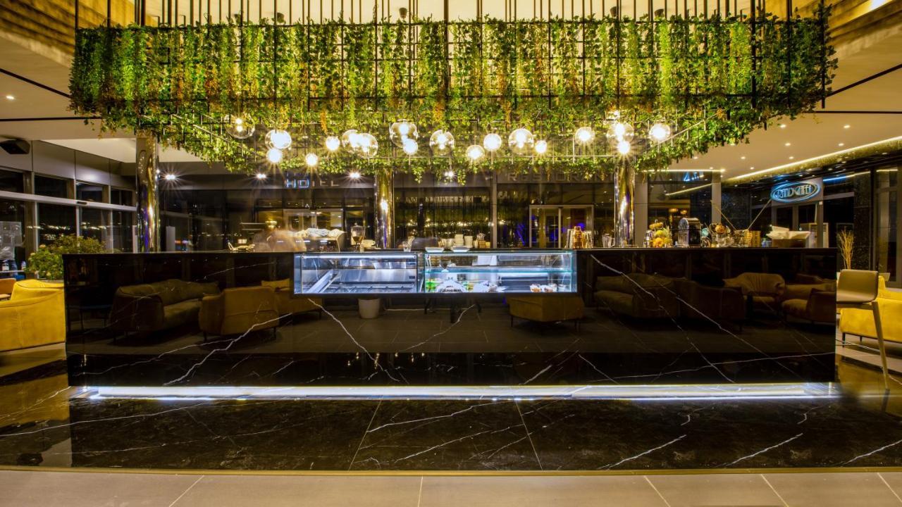 Hotel Fieri Eksteriør bilde